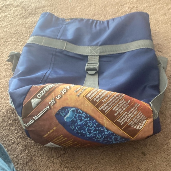 Ozark trail youth sleeping bag - Picture 3 of 4
